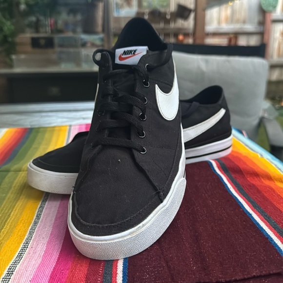 Nike Shoes - NIKE Black & White Sneakers